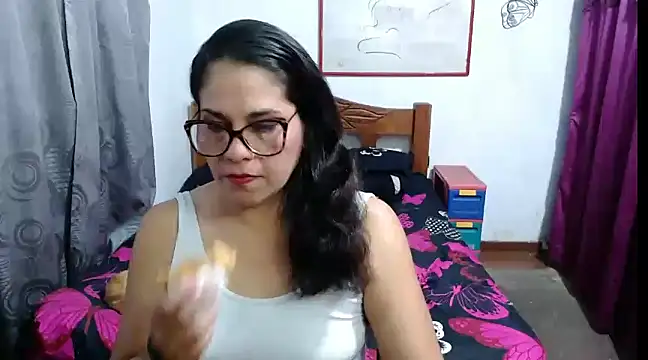 Mistresskloe01 online show from 01-16-25, 12:31