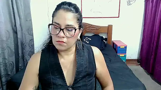 Mistresskloe01 online show from 09-12-25, 12:27