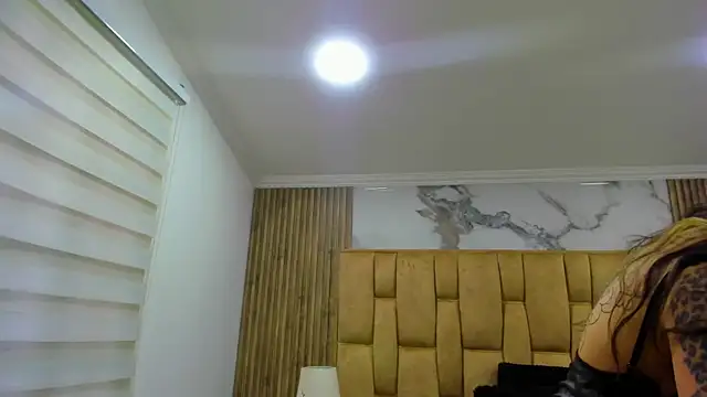 Naughty Kittenm online show from 05-11-26, 11:00