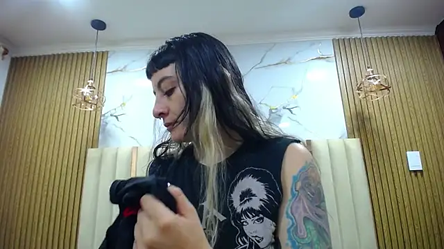 Naughty Kittenm online show from 06-16-26, 11:32