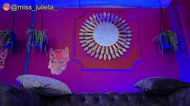 Julieta Russell online show from 05-22-26, 11:41