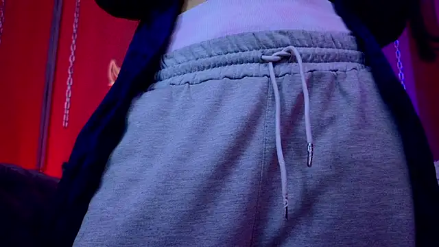 Julieta Russell online show from 09-26-25, 12:01