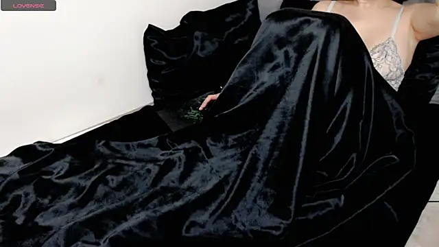 hotmask online show from 01-13-26, 07:40