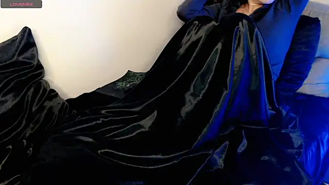 hotmask online show from 12-19-25, 07:05