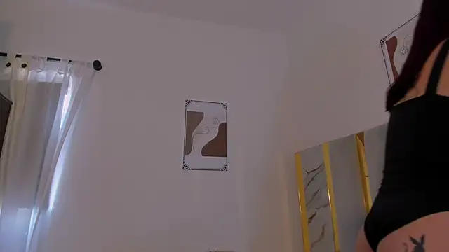 Snapshot of laurem-paulette chatting on 02-08-26, 01:20 laurem-paulette online show from 02-08-26, 01:20