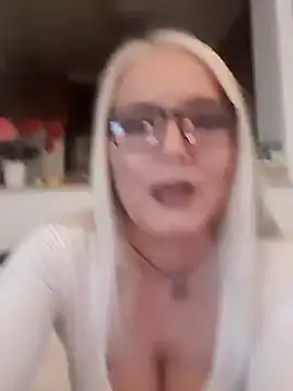 Snapshot of kikkastar chatting on 01-24-25, 08:11 kikkastar online show from 01-24-25, 08:11