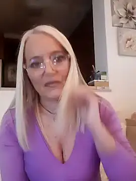 Snapshot of kikkastar chatting on 02-02-25, 08:19 kikkastar online show from 02-02-25, 08:19