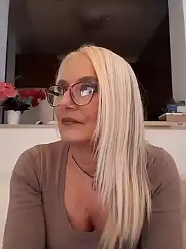 Snapshot of kikkastar chatting on 12-30-24, 08:36 kikkastar online show from 12-30-24, 08:36