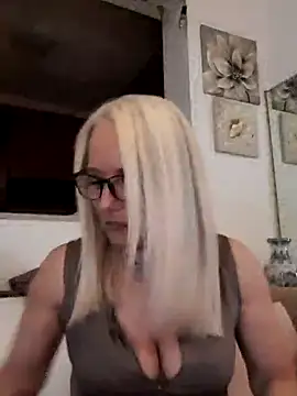 Snapshot of kikkastar chatting on 02-06-25, 08:13 kikkastar online show from 02-06-25, 08:13