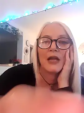 Snapshot of kikkastar chatting on 01-02-25, 02:24 kikkastar online show from 01-02-25, 02:24