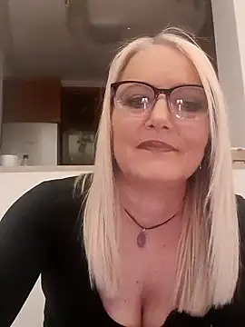 Snapshot of kikkastar chatting on 02-09-25, 08:34 kikkastar online show from 02-09-25, 08:34