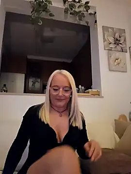 Snapshot of kikkastar chatting on 02-11-25, 09:03 kikkastar online show from 02-11-25, 09:03