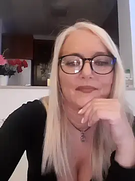 Snapshot of kikkastar chatting on 01-01-25, 08:26 kikkastar online show from 01-01-25, 08:26