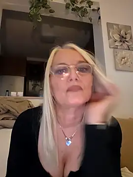 Snapshot of kikkastar chatting on 02-21-25, 09:00 kikkastar online show from 02-21-25, 09:00