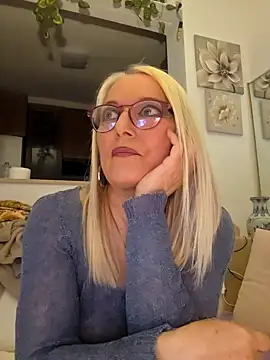 Snapshot of kikkastar chatting on 03-02-25, 08:25 kikkastar online show from 03-02-25, 08:25