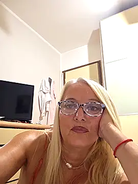 Snapshot of kikkastar chatting on 09-11-25, 07:19 kikkastar online show from 09-11-25, 07:19