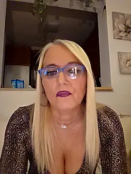 Snapshot of kikkastar chatting on 10-26-25, 09:04 kikkastar online show from 10-26-25, 09:04