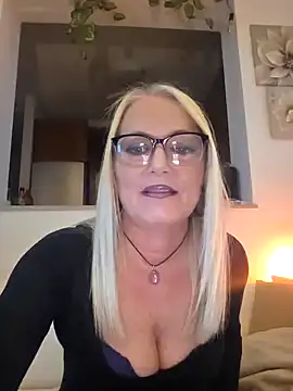 Snapshot of kikkastar chatting on 03-19-25, 08:00 kikkastar online show from 03-19-25, 08:00