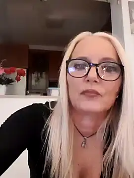 Snapshot of kikkastar chatting on 01-14-25, 08:37 kikkastar online show from 01-14-25, 08:37