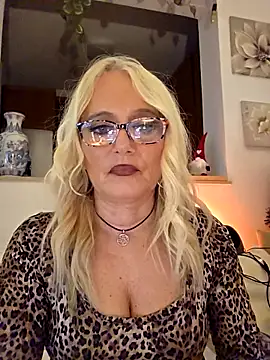 kikkastar online show from 12-19-25, 09:17