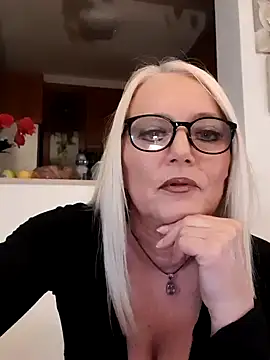 Snapshot of kikkastar chatting on 01-23-25, 08:02 kikkastar online show from 01-23-25, 08:02