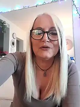 Snapshot of kikkastar chatting on 01-03-25, 10:20 kikkastar online show from 01-03-25, 10:20