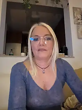 Snapshot of kikkastar chatting on 03-12-25, 08:20 kikkastar online show from 03-12-25, 08:20