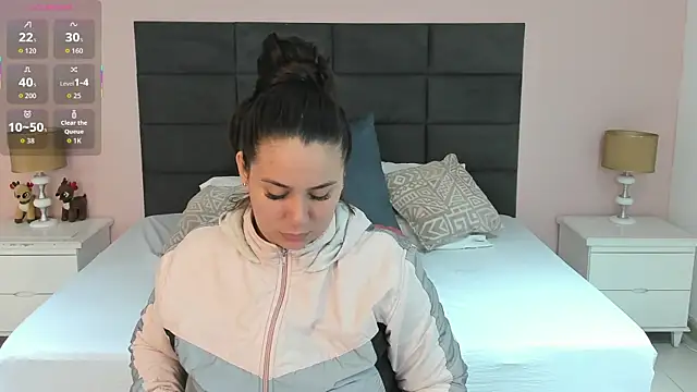 MadisonJenner online show from 12-22-25, 12:16