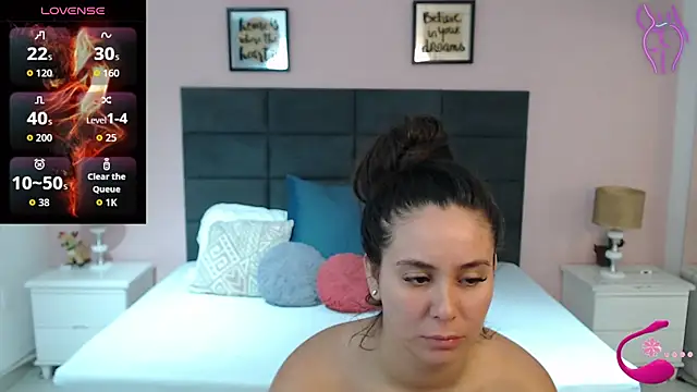 Snapshot of MadisonJenner chatting on 09-21-25, 01:27 MadisonJenner online show from 09-21-25, 01:27