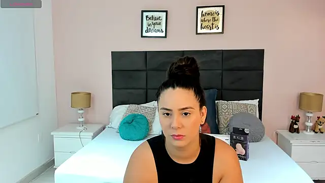 Snapshot of MadisonJenner chatting on 11-12-25, 11:03 MadisonJenner online show from 11-12-25, 11:03