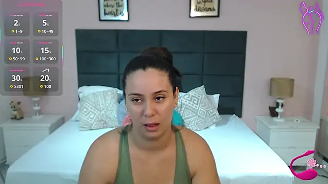 Snapshot of MadisonJenner chatting on 10-03-25, 11:12 MadisonJenner online show from 10-03-25, 11:12