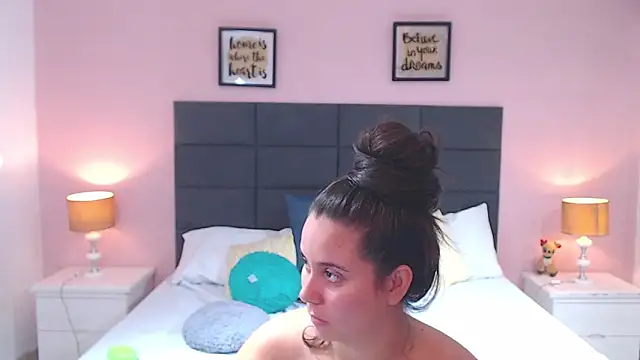 Snapshot of MadisonJenner chatting on 02-08-25, 03:31 MadisonJenner online show from 02-08-25, 03:31