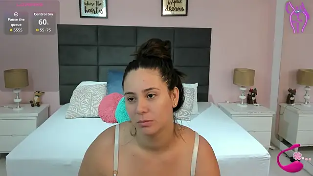 Snapshot of MadisonJenner chatting on 10-11-25, 11:22 MadisonJenner online show from 10-11-25, 11:22