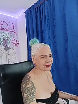 Snapshot of freyadevil333 chatting on 05-13-26, 04:08 freyadevil333 online show from 05-13-26, 04:08