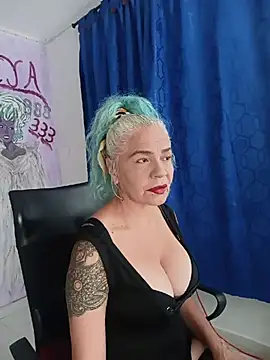 Snapshot of freyadevil333 chatting on 05-12-26, 02:41 freyadevil333 online show from 05-12-26, 02:41