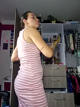 Angela hank2 online show from 11-28-25, 12:27