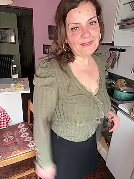 Snapshot of Sunbelxx chatting on 03-13-26, 09:03 Sunbelxx online show from 03-13-26, 09:03