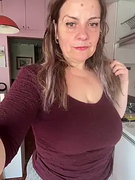 Snapshot of Sunbelxx chatting on 03-18-26, 08:50 Sunbelxx online show from 03-18-26, 08:50