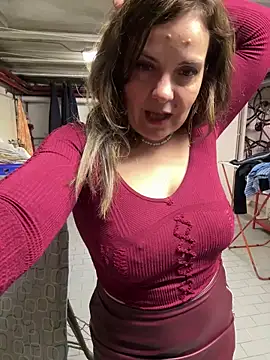 Snapshot of Sunbelxx chatting on 04-02-26, 08:10 Sunbelxx online show from 04-02-26, 08:10