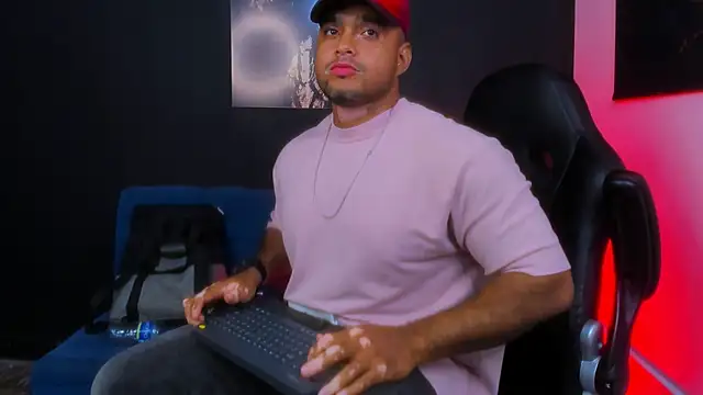 Big furry bear13 online show from 10-31-25, 05:26