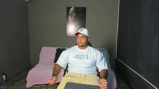 Big furry bear13 online show from 02-04-26, 06:52