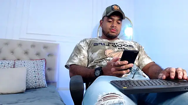 Big furry bear13 online show from 01-10-26, 01:17