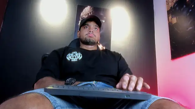 Big furry bear13 online show from 10-19-25, 11:02