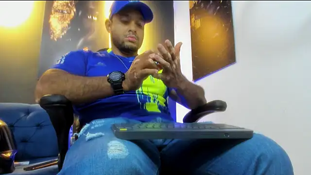 Big furry bear13 online show from 11-27-25, 05:19