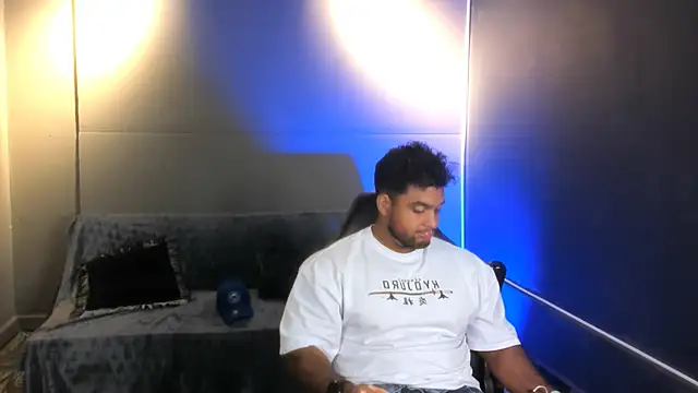 Big furry bear13 online show from 12-16-25, 05:33