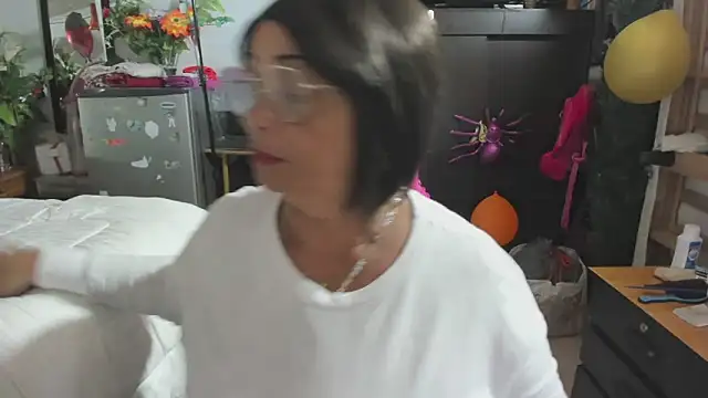 Mrs mommy  online show from 11-21-25, 11:26