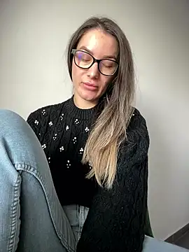 HotXMom online show from 01-13-26, 08:07