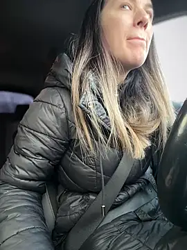 HotXMom online show from 12-19-25, 07:00