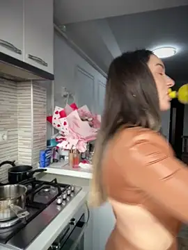 HotXMom online show from 03-05-26, 07:38