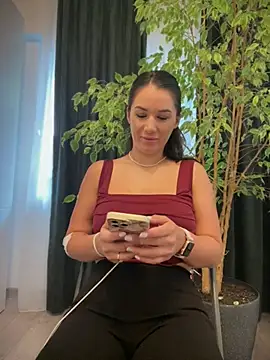 Snapshot of HotXMom chatting on 07-11-26, 04:57 HotXMom online show from 07-11-26, 04:57